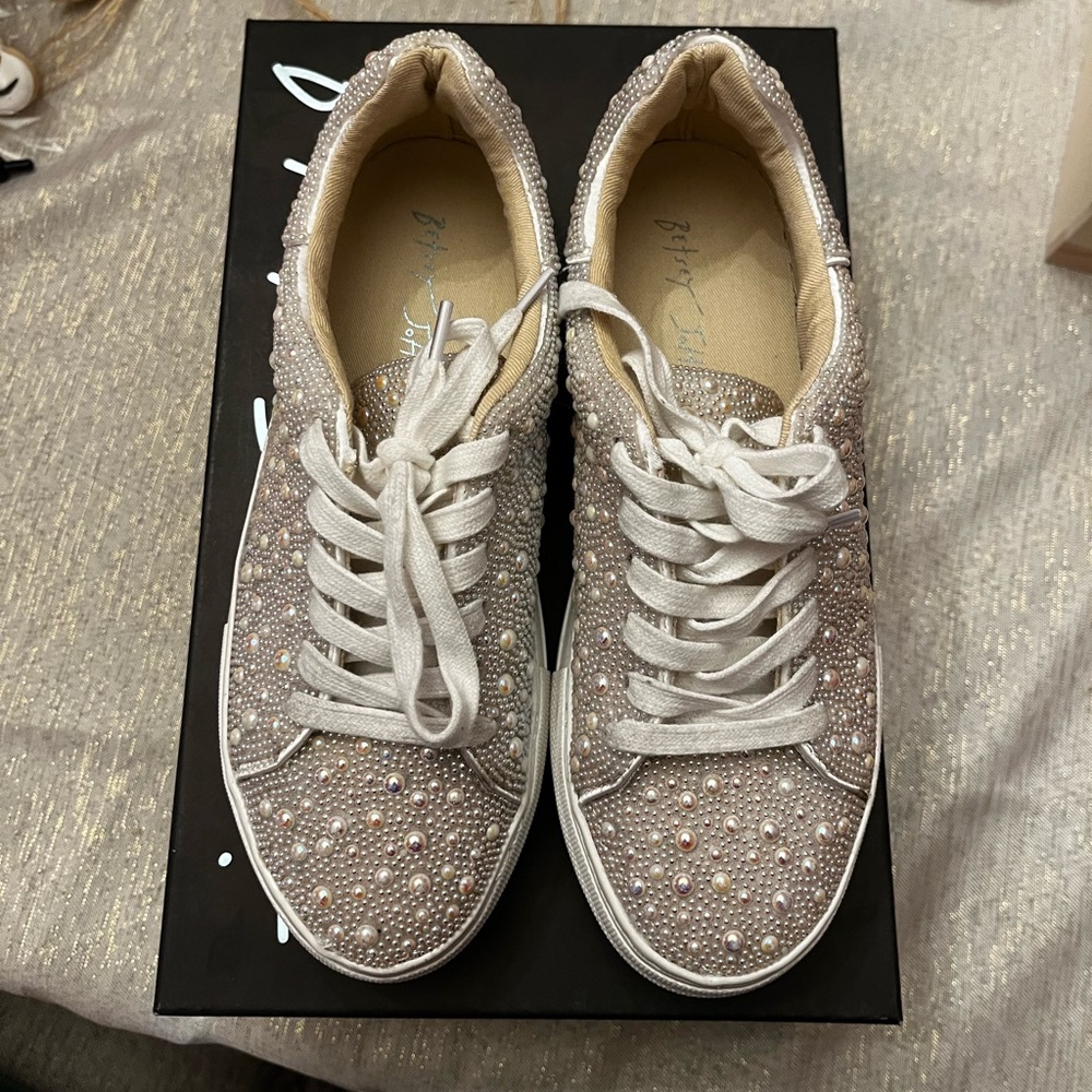 Pearl sneakers